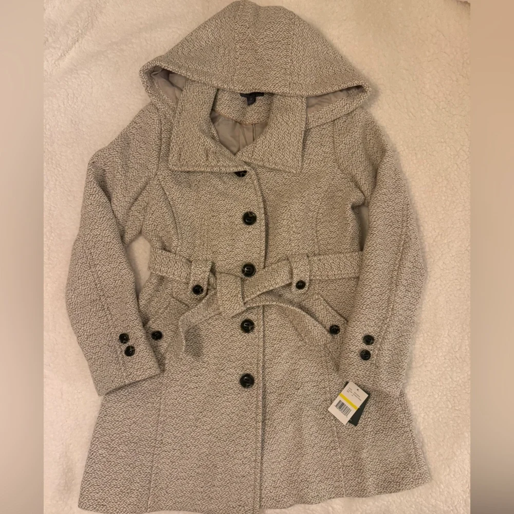 Gallery Wool-Blend Women's Walker Coat - Picture 2 of 9